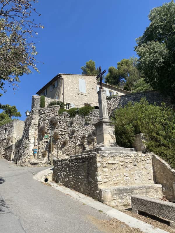 LES ALPILLES EN MOOIE WANDELINGEN LES ALPILLES
EN MOOIE WANDELINGEN